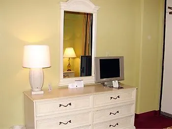 The Barclay Towers Hotel And Resort Virginia Beach