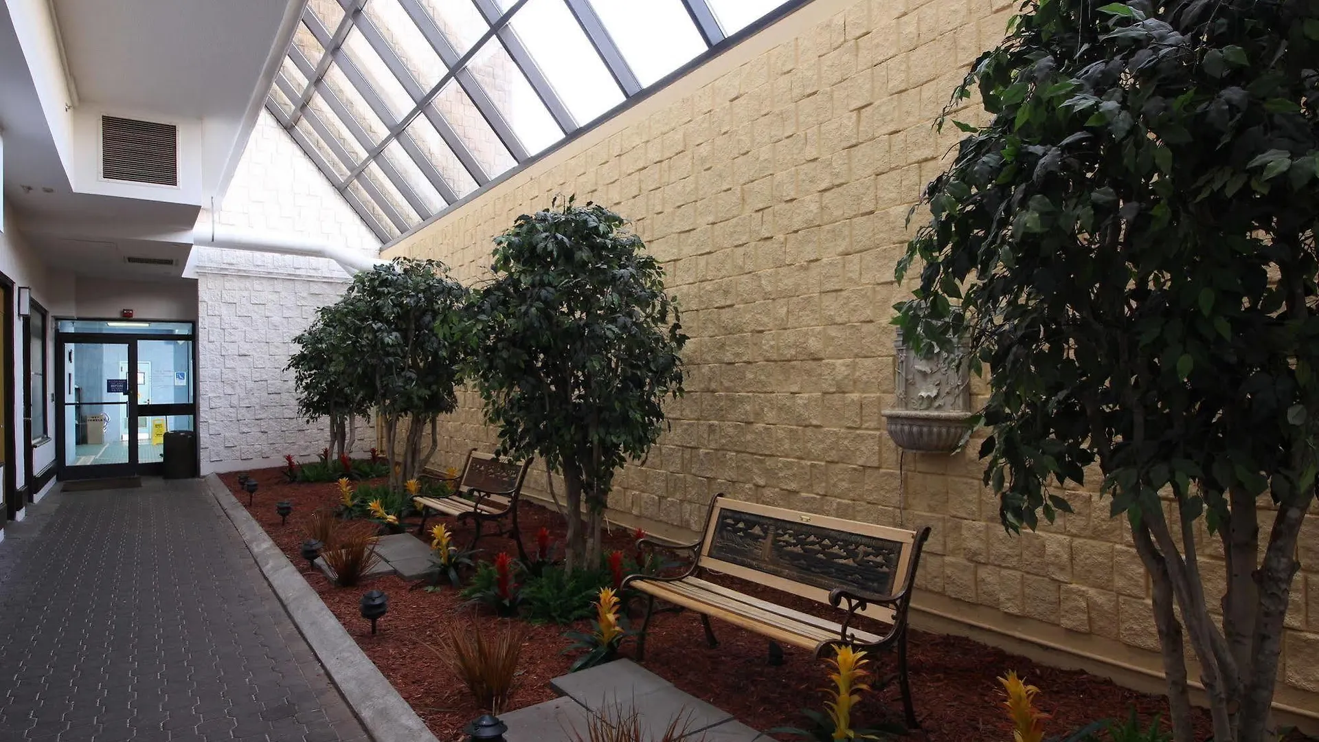 The Barclay Towers Hotel And Resort Virginia Beach