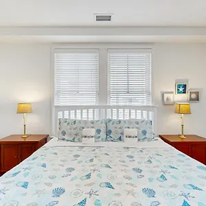 Apartment The Sanctuary - A Wave From It 201b