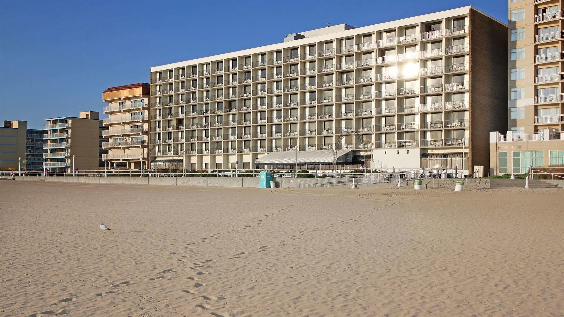 The Barclay Towers Hotel And Resort Virginia Beach 3*,